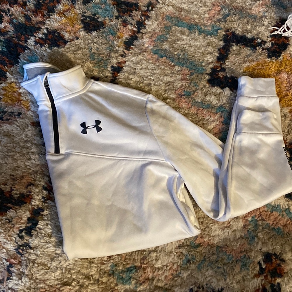NWOT under armor pullover